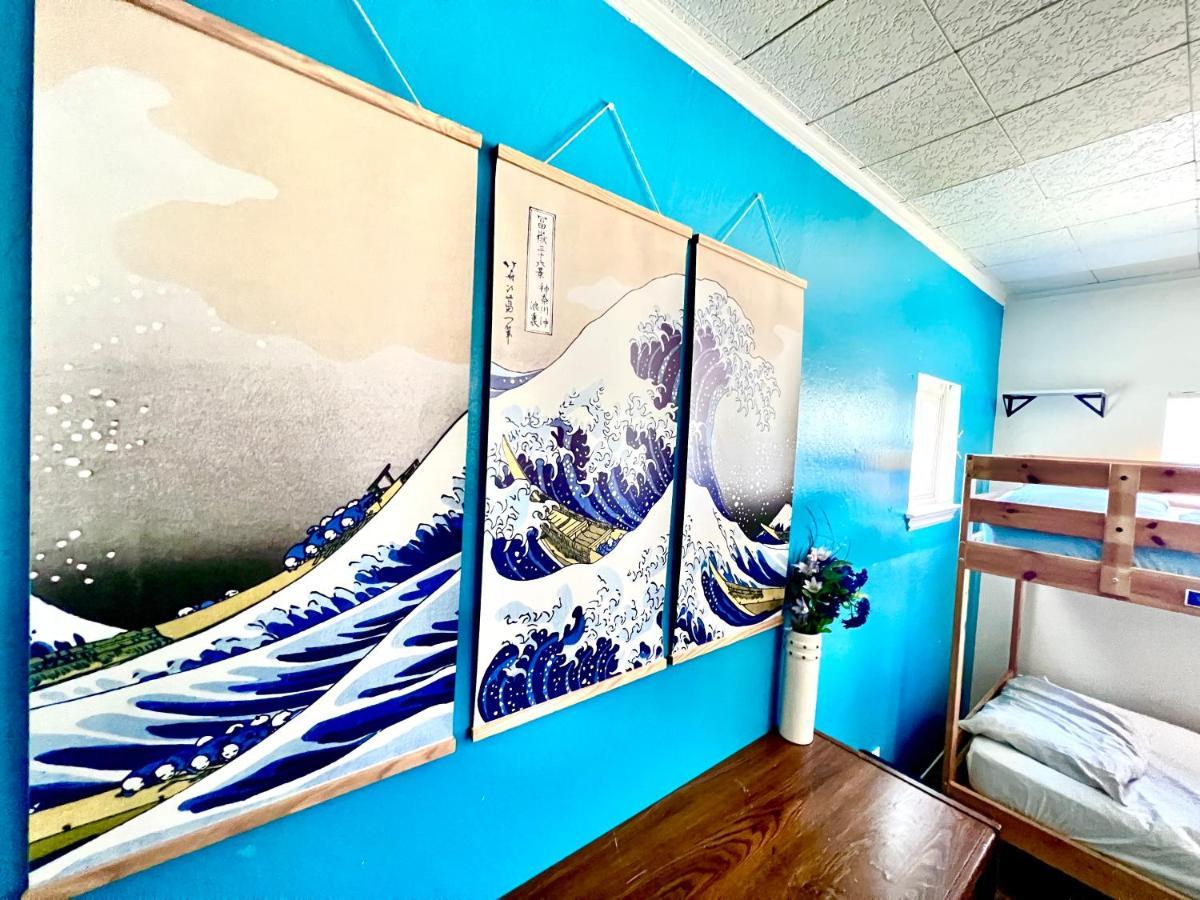 Whole Family - Rosemont Hostel Rancho Cordova